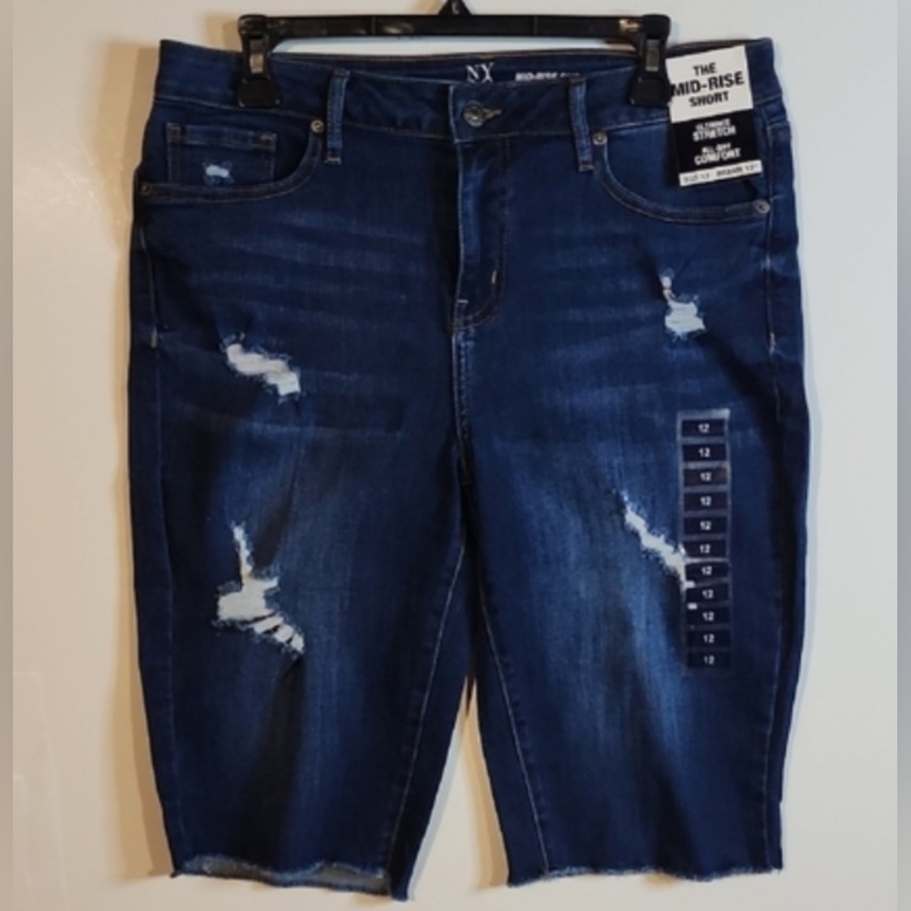 New York & Co.Mid Rise Jean Shorts NWT Size 12